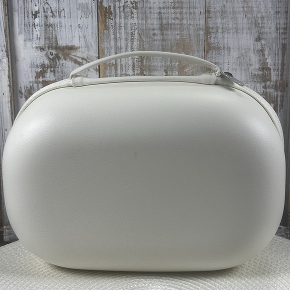 Momcozy Mobile Flow  Hands-Free Breast Pump - Open Box - Picture 2 of 16